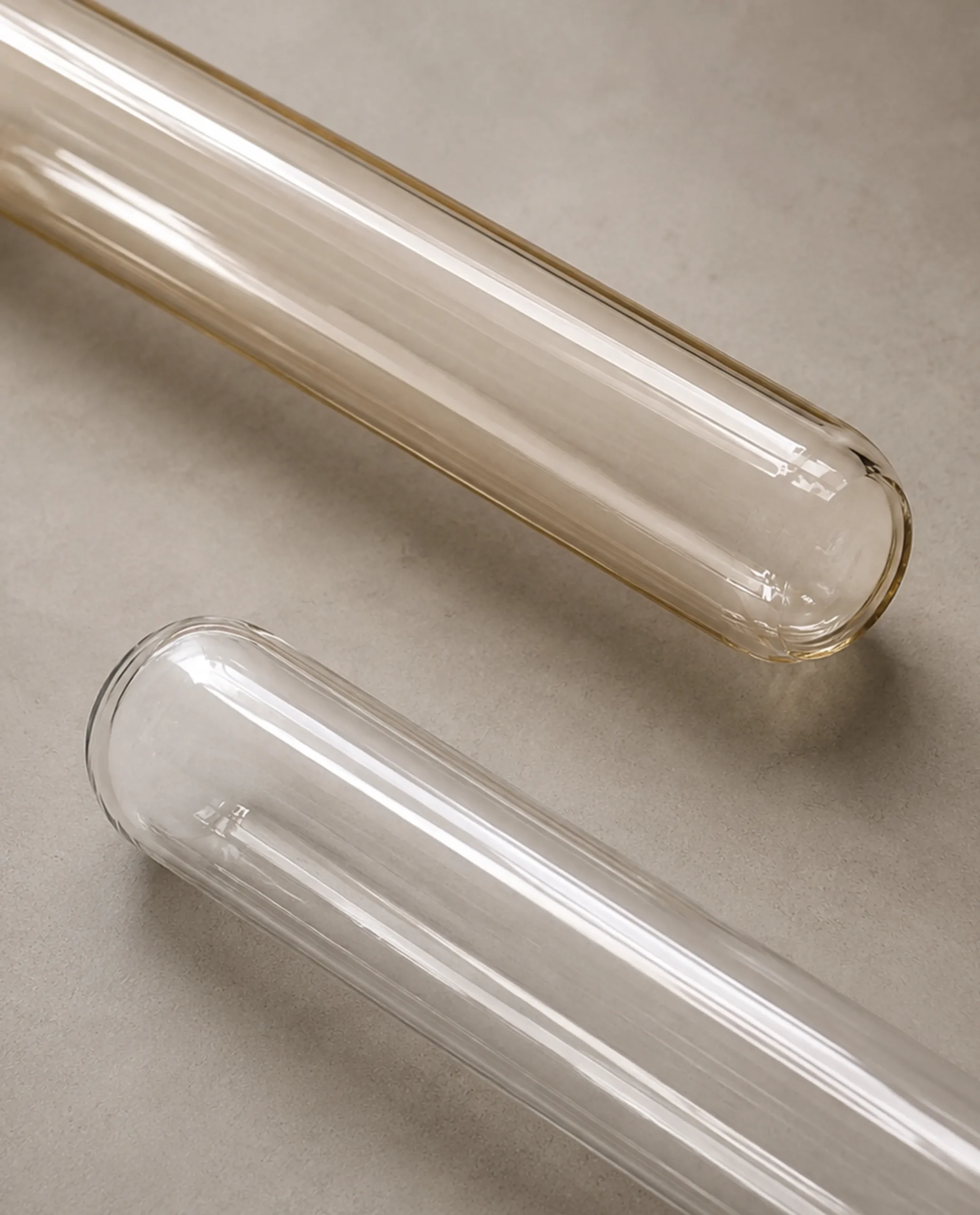 Cristallo glass rod amber and clear finish detail