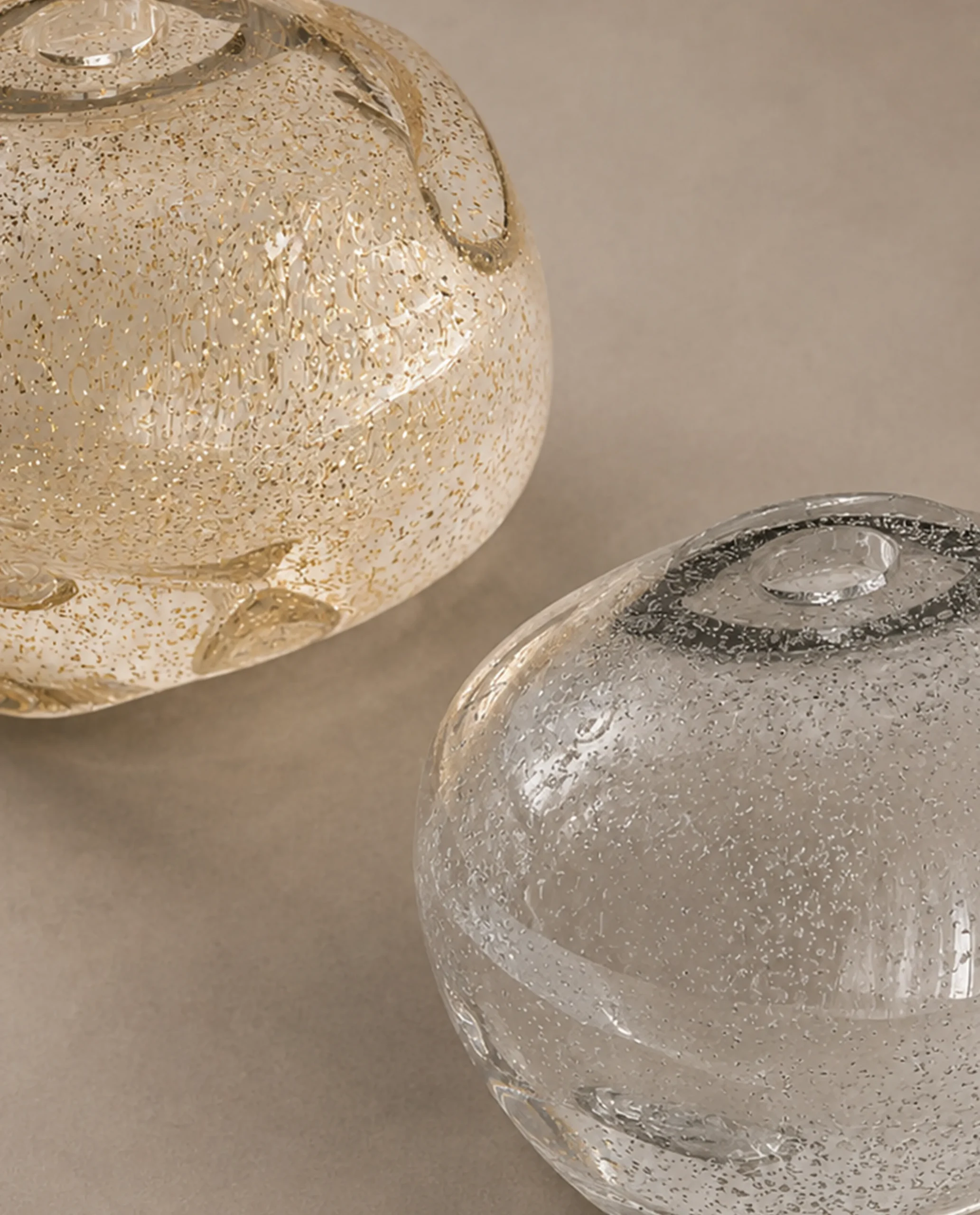 Gilles chandelier crystal soda glass close-up detail